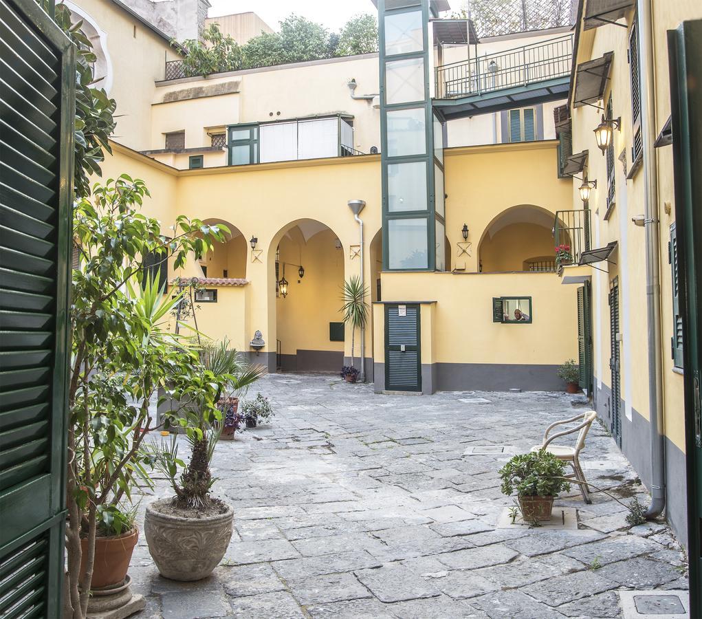 The Rock Apartment Naples Exterior photo